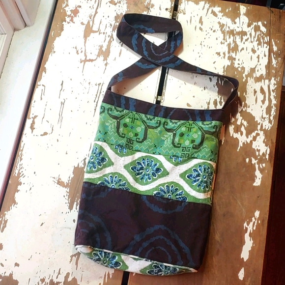 Yogic Nature Structured Cotton Bucket Crossbody - Picture 5 of 16